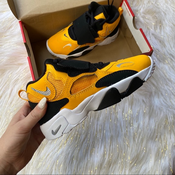 air max speed turf university gold